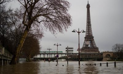 Rio Sena transborda em Paris, na França